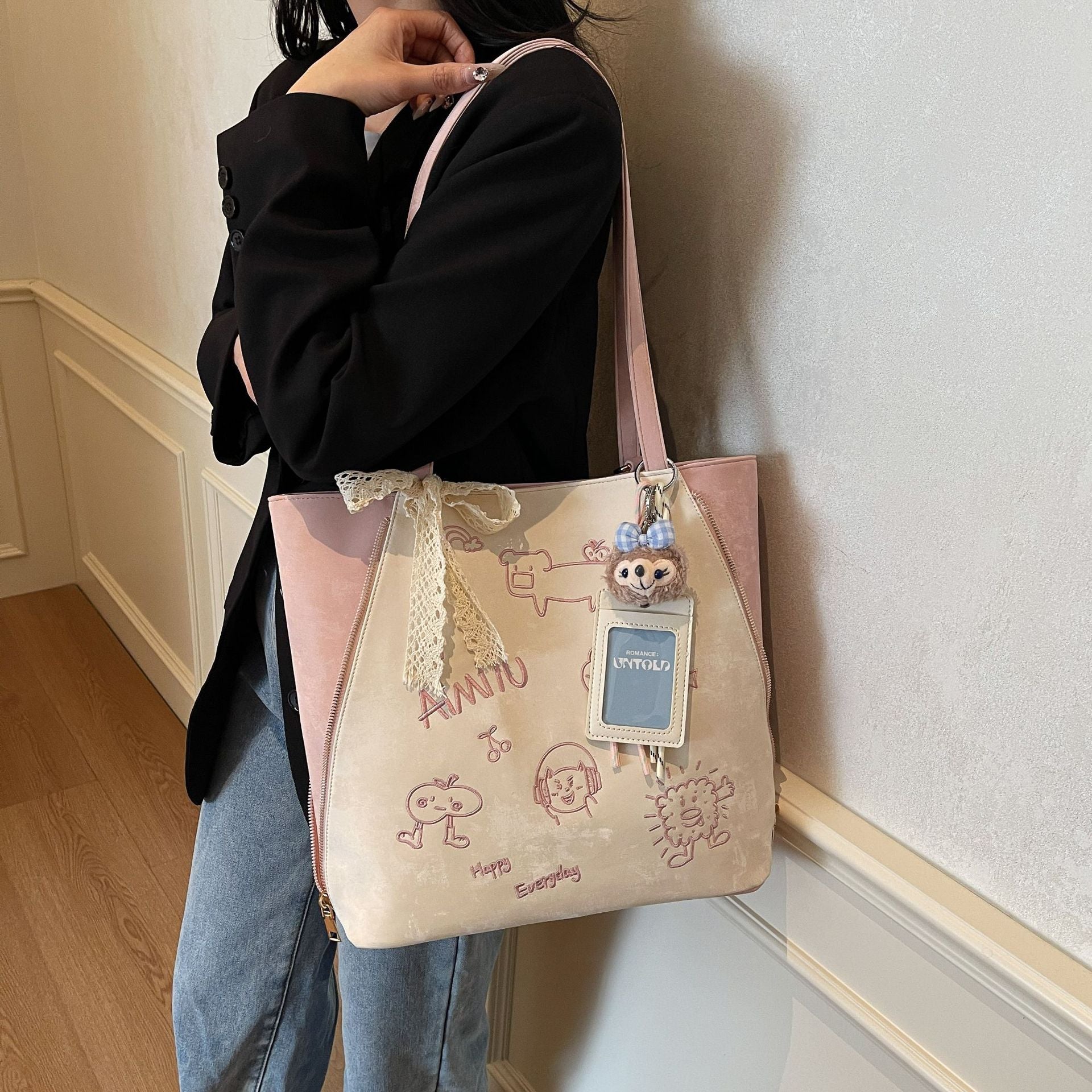 Tas wanita Aimitu model terbaru tahun 2025, dengan kapasitas besar, gaya santai dan sehari-hari, desain sederhana, sekaligus tas ransel yang serbaguna dan trendy, serta tas selempang tote yang cocok untuk berbagai gaya.