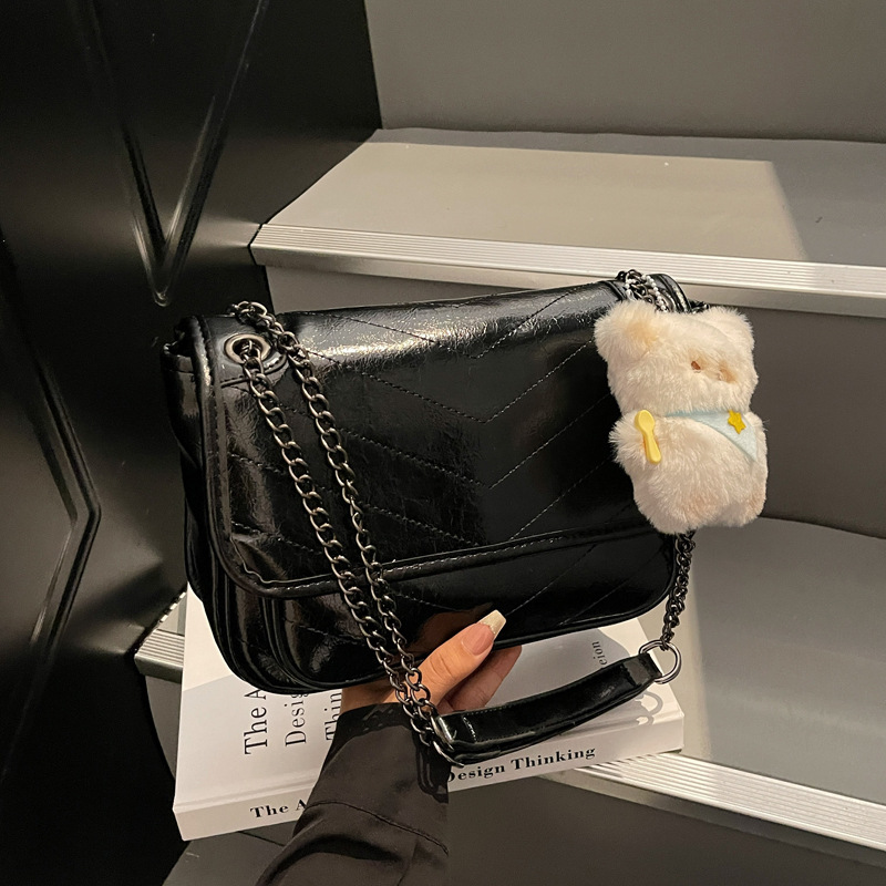 Tas wanita Aimitu model terbaru tahun 2025, gaya modis dan serbaguna, cocok untuk kegiatan sehari-hari, dengan desain sederhana dan santai, termasuk tas selempang, tas pinggang (sling bag) dan tas rantai.