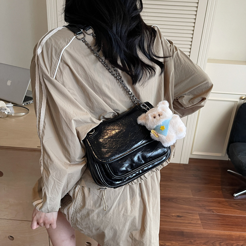 Tas wanita Aimitu model terbaru tahun 2025, gaya modis dan serbaguna, cocok untuk kegiatan sehari-hari, dengan desain sederhana dan santai, termasuk tas selempang, tas pinggang (sling bag) dan tas rantai.