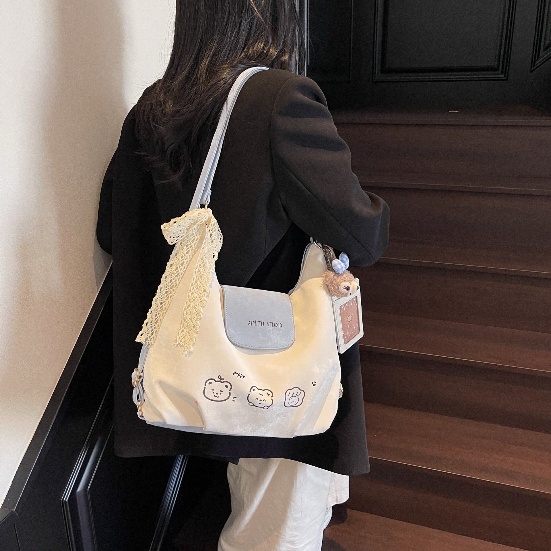 Tas wanita Aimitu model terbaru tahun 2025, gaya modis dan sesuai dengan tren Instagram, kapasitas besar, termasuk tas ransel yang serbaguna dan santai, serta tas selempang tote yang fashionable.