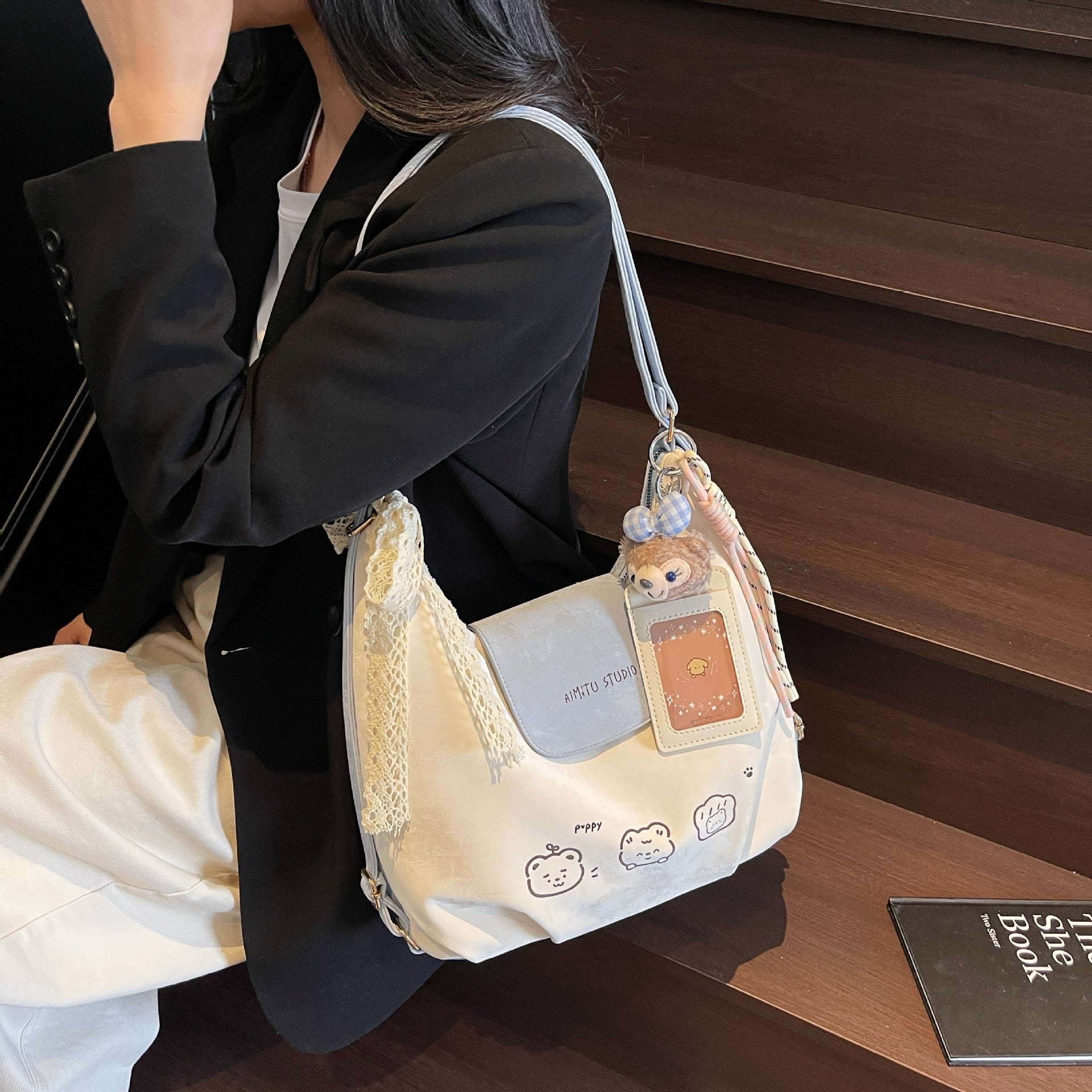 Tas wanita Aimitu model terbaru tahun 2025, gaya modis dan sesuai dengan tren Instagram, kapasitas besar, termasuk tas ransel yang serbaguna dan santai, serta tas selempang tote yang fashionable.